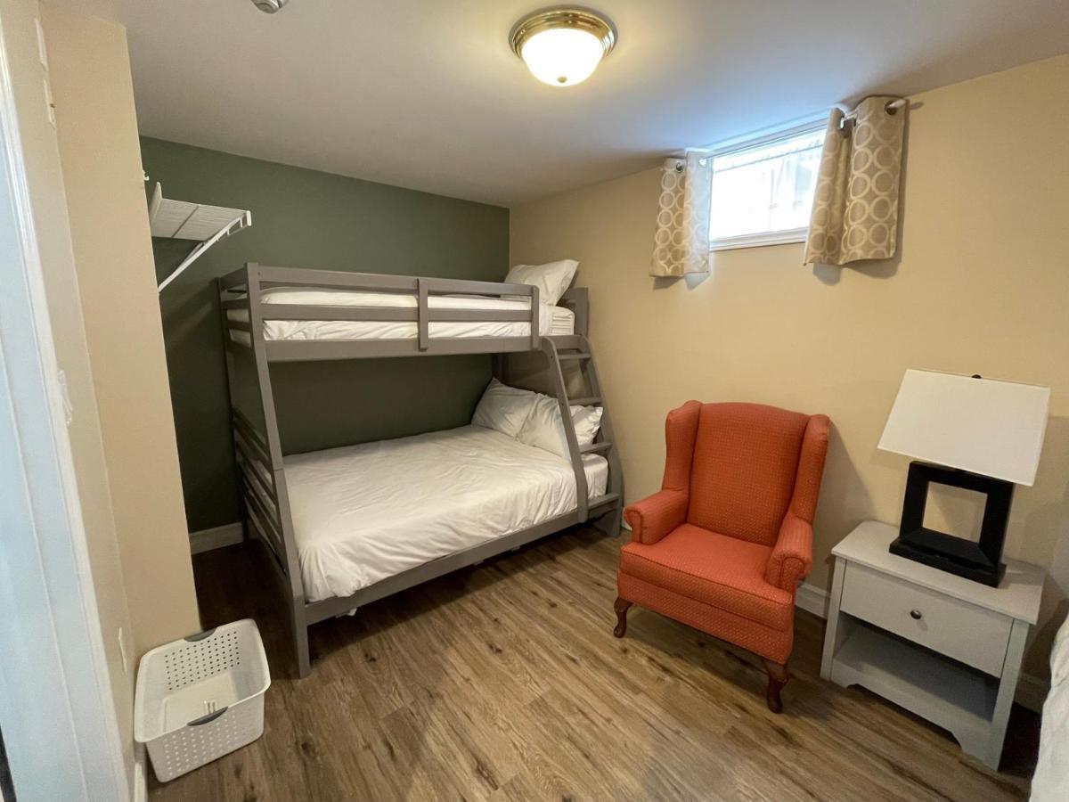 The Harbour House Bed & Breakfast ชาร์ลอตต์ทาวน์ ภายนอก รูปภาพ