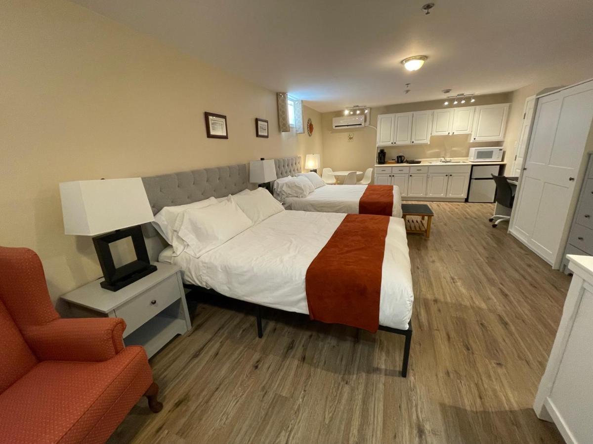 The Harbour House Bed & Breakfast ชาร์ลอตต์ทาวน์ ภายนอก รูปภาพ
