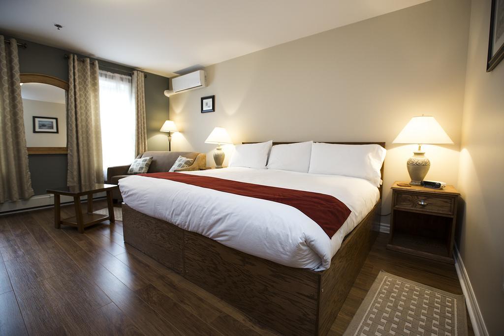 The Harbour House Bed & Breakfast ชาร์ลอตต์ทาวน์ ภายนอก รูปภาพ