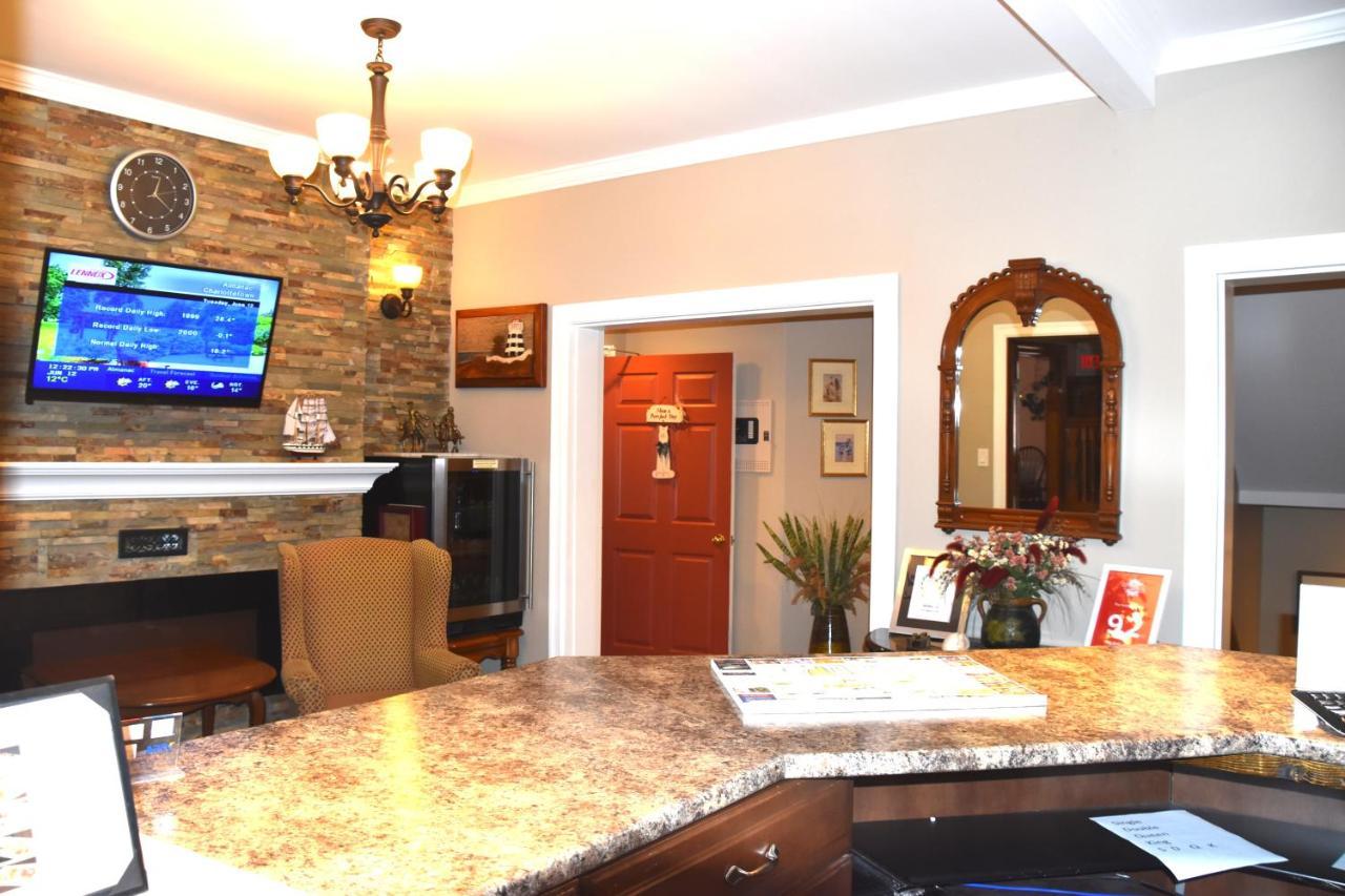 The Harbour House Bed & Breakfast ชาร์ลอตต์ทาวน์ ภายนอก รูปภาพ