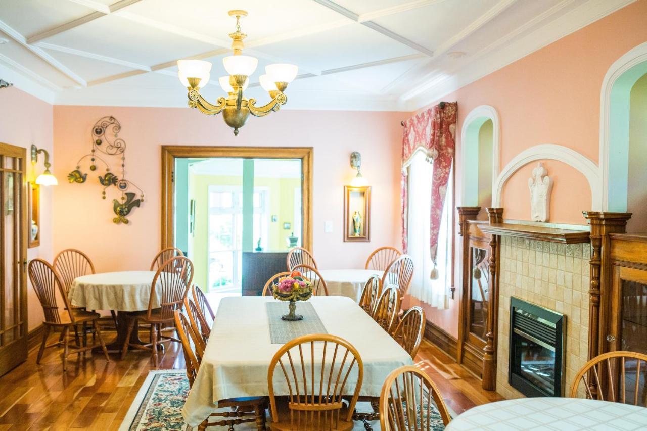 The Harbour House Bed & Breakfast ชาร์ลอตต์ทาวน์ ภายนอก รูปภาพ