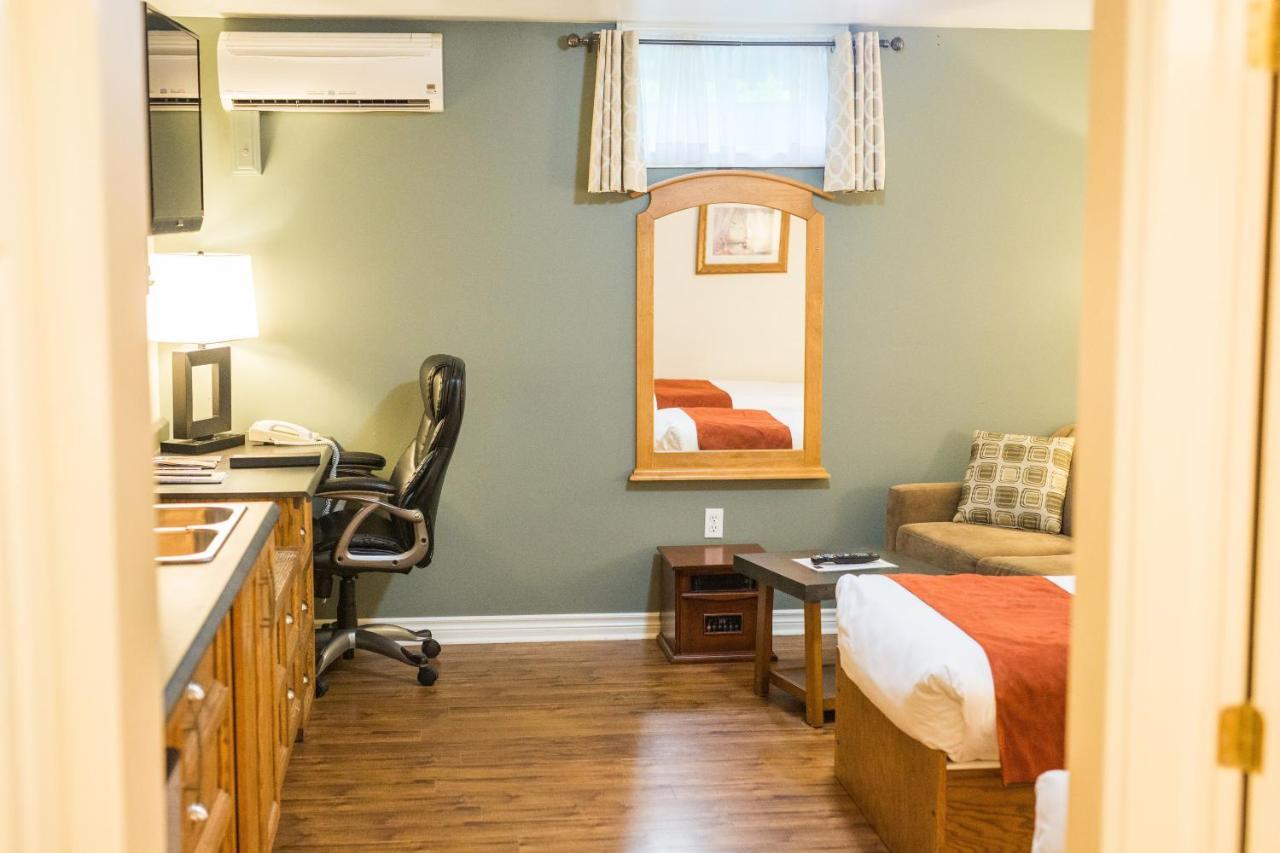 The Harbour House Bed & Breakfast ชาร์ลอตต์ทาวน์ ภายนอก รูปภาพ