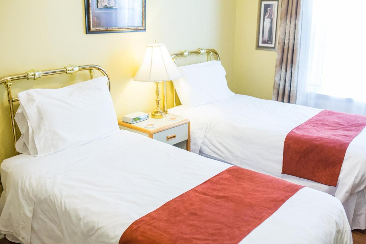 The Harbour House Bed & Breakfast ชาร์ลอตต์ทาวน์ ภายนอก รูปภาพ