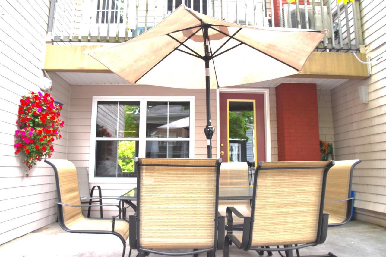 The Harbour House Bed & Breakfast ชาร์ลอตต์ทาวน์ ภายนอก รูปภาพ